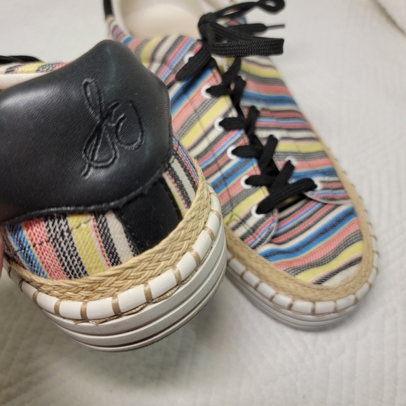 Sam Edelman size 9 multi colored lace up shoes.  EUC. - Picture 2 of 10